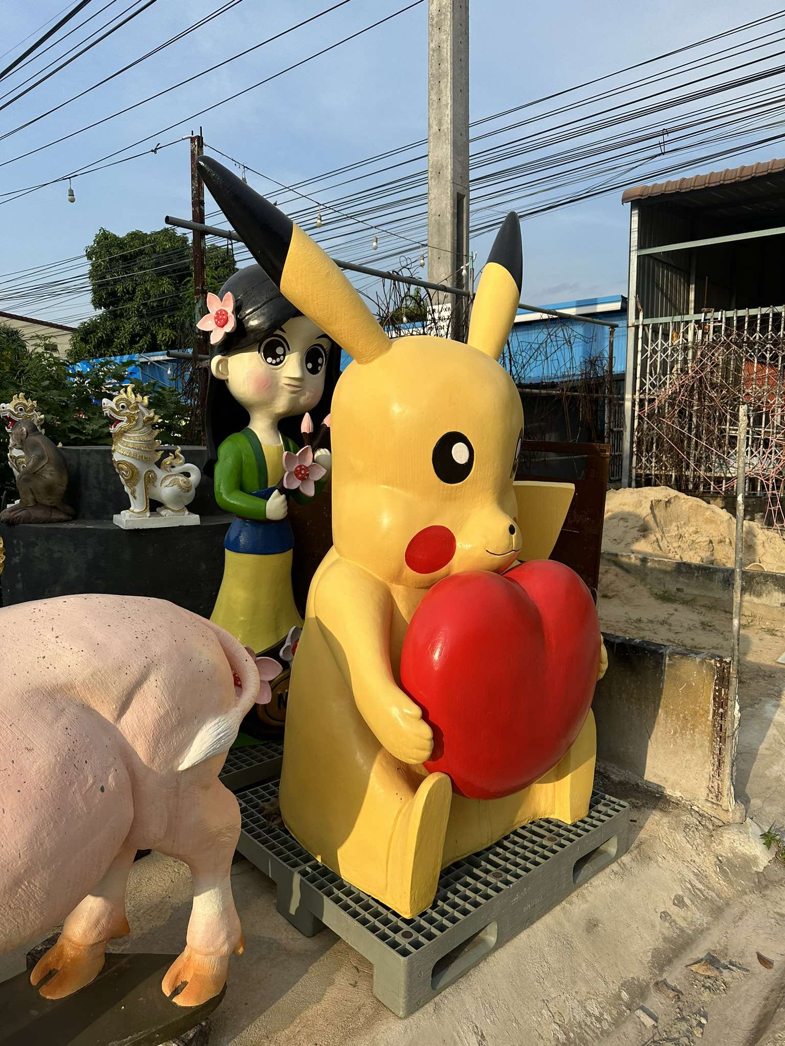 รูปปั้นปิกกาจู